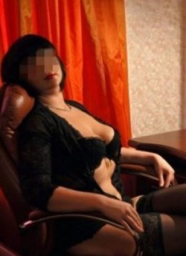 Индивидуалка Очаровательная Брюнетка 